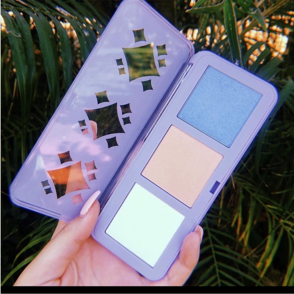 ✨4 for $20 | The crème shop Highlighter Palette Trio | Halo Lovely